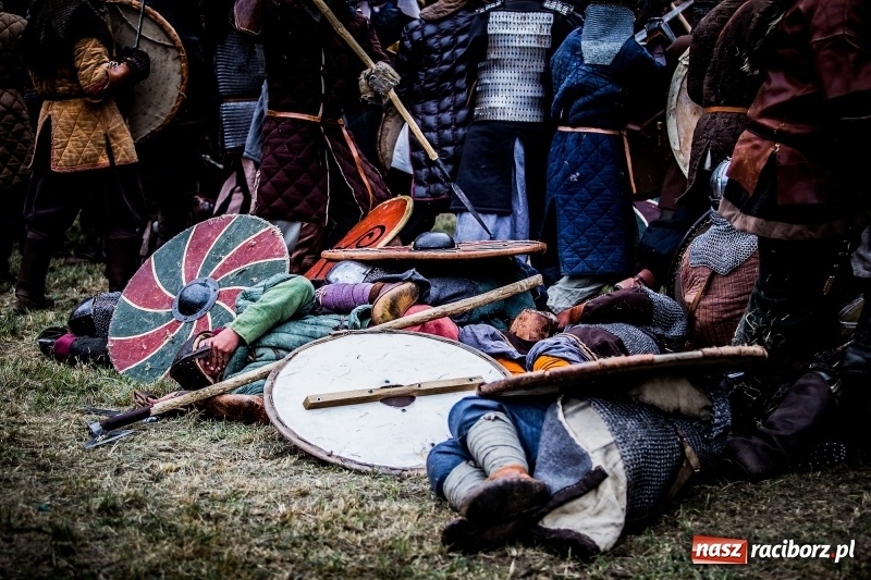 Zdjęcie w galerii na portalu naszraciborz.pl: Chwała Racibórz! Wojowie stoczyli bitwę na śmierć i życie FOTO i WIDEO wiadomości z regionu