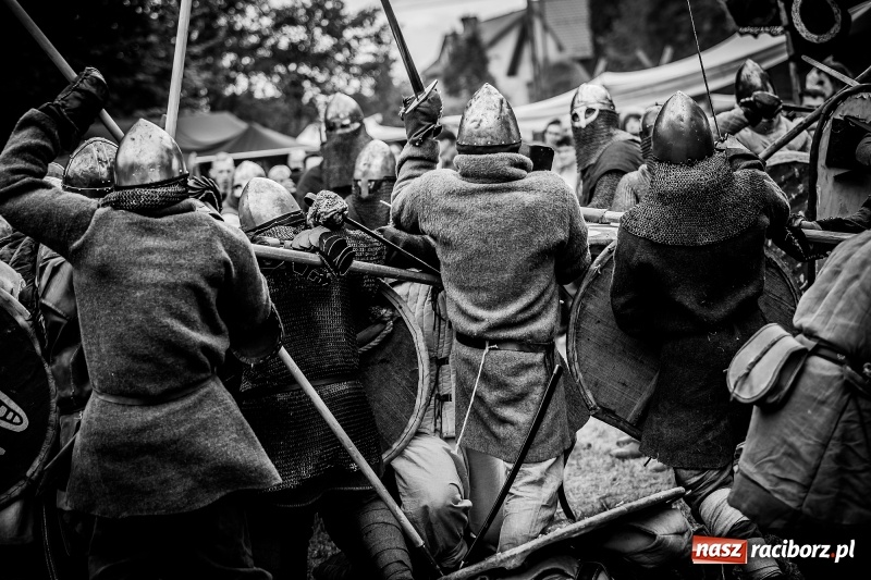 Zdjęcie w galerii na portalu naszraciborz.pl: Chwała Racibórz! Wojowie stoczyli bitwę na śmierć i życie FOTO i WIDEO wiadomości z regionu