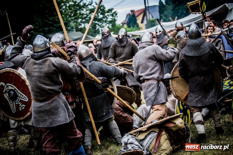 Zdjęcie w galerii na portalu naszraciborz.pl: Chwała Racibórz! Wojowie stoczyli bitwę na śmierć i życie FOTO i WIDEO wiadomości z regionu