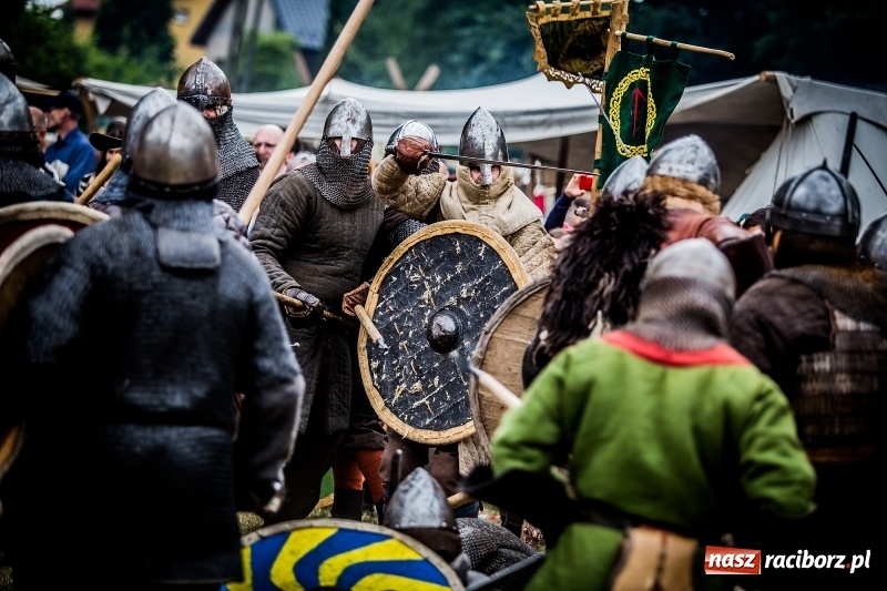 Zdjęcie w galerii na portalu naszraciborz.pl: Chwała Racibórz! Wojowie stoczyli bitwę na śmierć i życie FOTO i WIDEO wiadomości z regionu