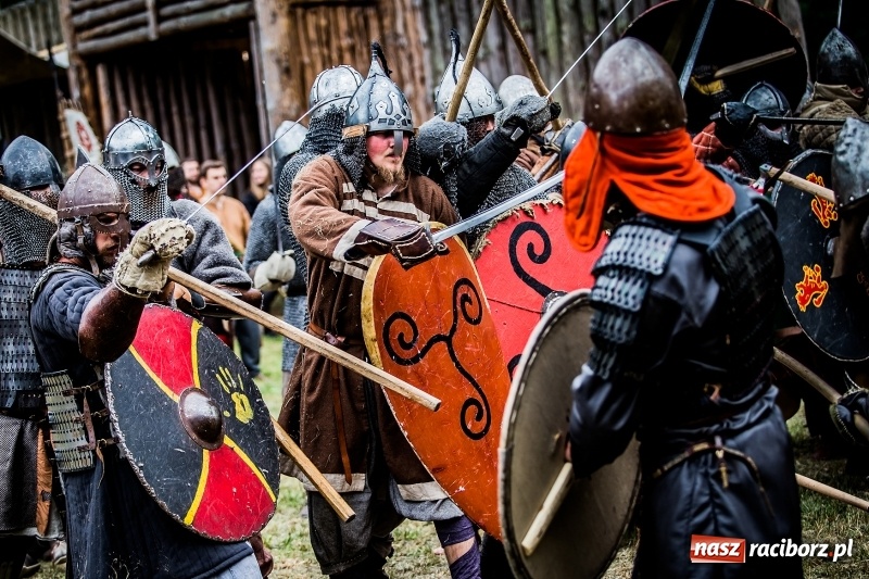 Zdjęcie w galerii na portalu naszraciborz.pl: Chwała Racibórz! Wojowie stoczyli bitwę na śmierć i życie FOTO i WIDEO wiadomości z regionu