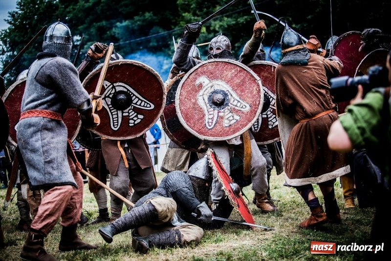 Zdjęcie w galerii na portalu naszraciborz.pl: Chwała Racibórz! Wojowie stoczyli bitwę na śmierć i życie FOTO i WIDEO wiadomości z regionu