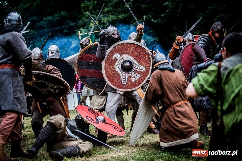 Zdjęcie w galerii na portalu naszraciborz.pl: Chwała Racibórz! Wojowie stoczyli bitwę na śmierć i życie FOTO i WIDEO wiadomości z regionu
