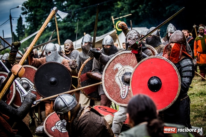Zdjęcie w galerii na portalu naszraciborz.pl: Chwała Racibórz! Wojowie stoczyli bitwę na śmierć i życie FOTO i WIDEO wiadomości z regionu