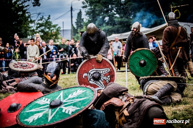 Zdjęcie w galerii na portalu naszraciborz.pl: Chwała Racibórz! Wojowie stoczyli bitwę na śmierć i życie FOTO i WIDEO wiadomości z regionu