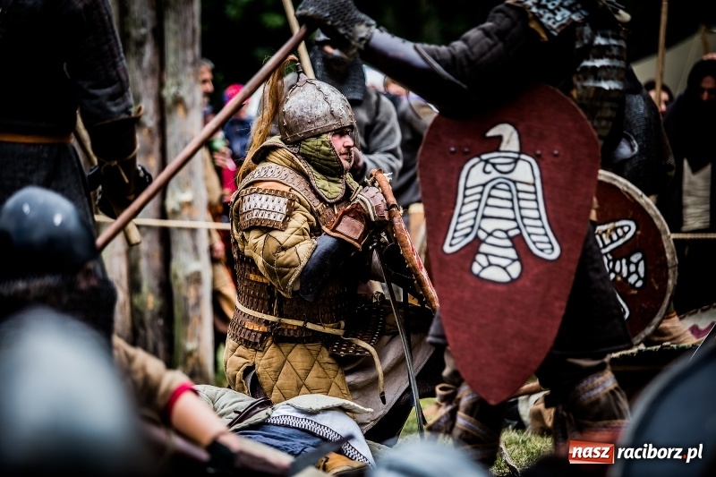 Zdjęcie w galerii na portalu naszraciborz.pl: Chwała Racibórz! Wojowie stoczyli bitwę na śmierć i życie FOTO i WIDEO wiadomości z regionu