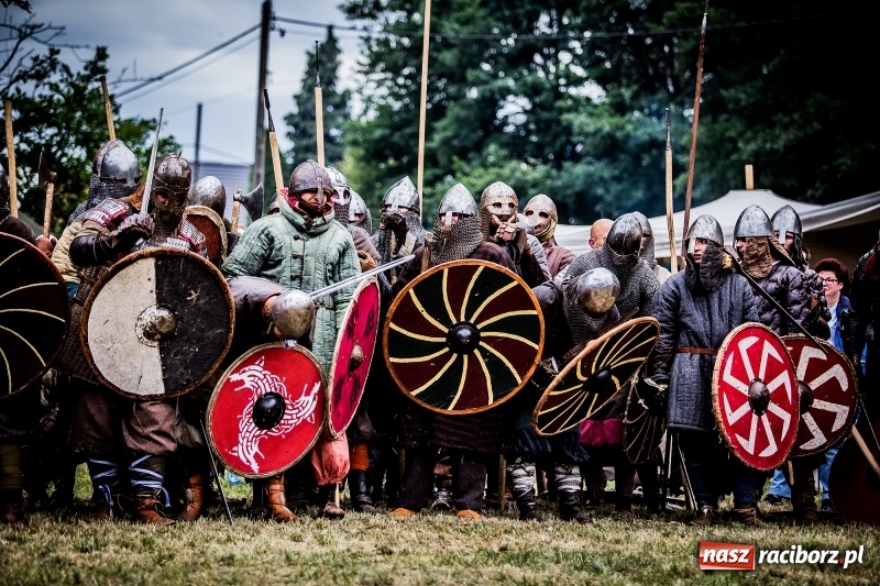 Zdjęcie w galerii na portalu naszraciborz.pl: Chwała Racibórz! Wojowie stoczyli bitwę na śmierć i życie FOTO i WIDEO wiadomości z regionu