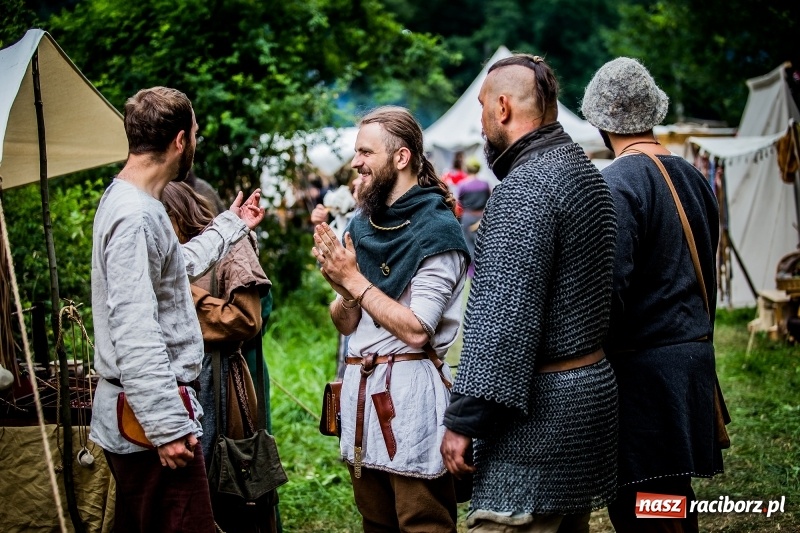 Zdjęcie w galerii na portalu naszraciborz.pl: Chwała Racibórz! Wojowie stoczyli bitwę na śmierć i życie FOTO i WIDEO wiadomości z regionu