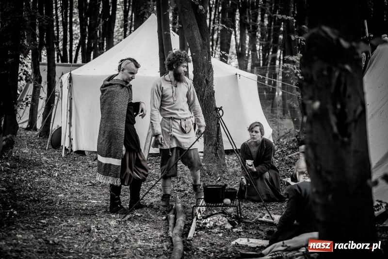 Zdjęcie w galerii na portalu naszraciborz.pl: Chwała Racibórz! Wojowie stoczyli bitwę na śmierć i życie FOTO i WIDEO wiadomości z regionu