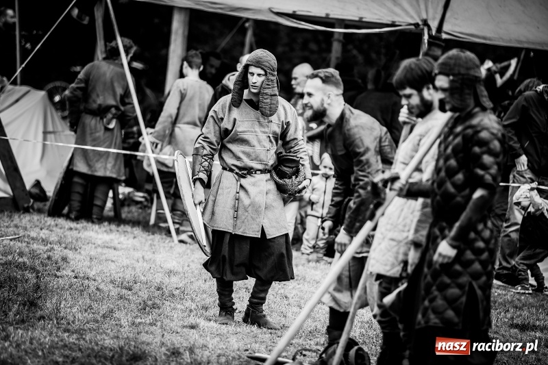 Zdjęcie w galerii na portalu naszraciborz.pl: Chwała Racibórz! Wojowie stoczyli bitwę na śmierć i życie FOTO i WIDEO wiadomości z regionu