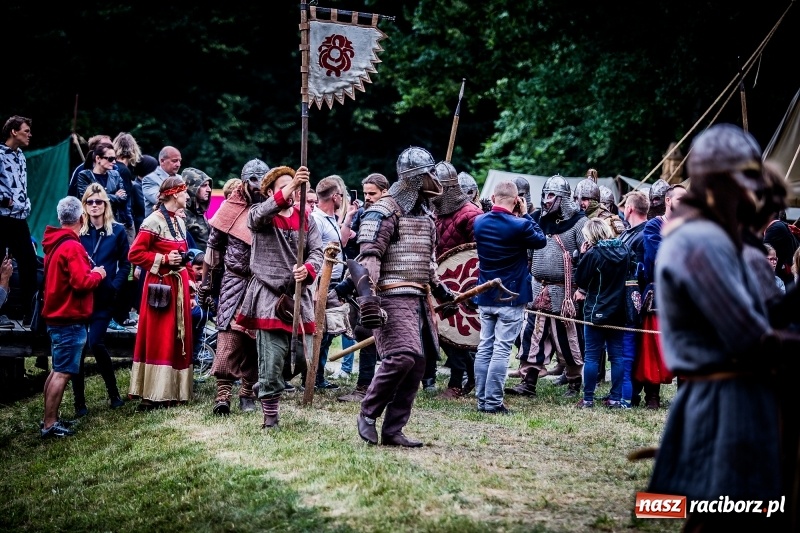 Zdjęcie w galerii na portalu naszraciborz.pl: Chwała Racibórz! Wojowie stoczyli bitwę na śmierć i życie FOTO i WIDEO wiadomości z regionu