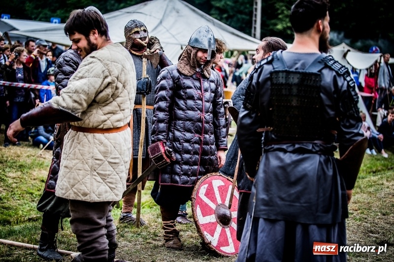 Zdjęcie w galerii na portalu naszraciborz.pl: Chwała Racibórz! Wojowie stoczyli bitwę na śmierć i życie FOTO i WIDEO wiadomości z regionu
