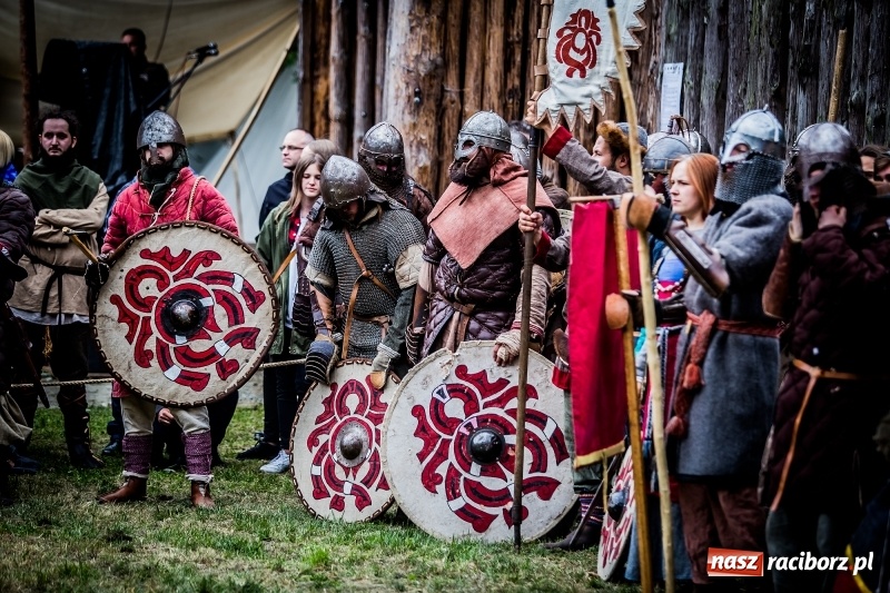 Zdjęcie w galerii na portalu naszraciborz.pl: Chwała Racibórz! Wojowie stoczyli bitwę na śmierć i życie FOTO i WIDEO wiadomości z regionu