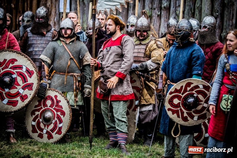 Zdjęcie w galerii na portalu naszraciborz.pl: Chwała Racibórz! Wojowie stoczyli bitwę na śmierć i życie FOTO i WIDEO wiadomości z regionu