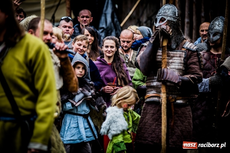 Zdjęcie w galerii na portalu naszraciborz.pl: Chwała Racibórz! Wojowie stoczyli bitwę na śmierć i życie FOTO i WIDEO wiadomości z regionu