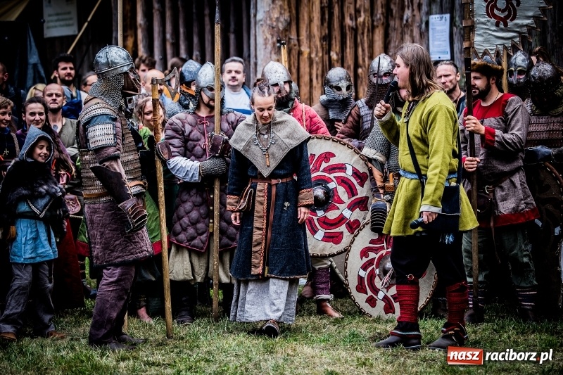 Zdjęcie w galerii na portalu naszraciborz.pl: Chwała Racibórz! Wojowie stoczyli bitwę na śmierć i życie FOTO i WIDEO wiadomości z regionu