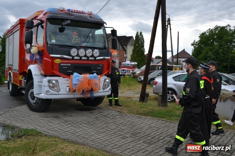 Zdjęcie w galerii na portalu naszraciborz.pl: Bogu na chwałę ludziom na ratunek. Jubileusz 115-lecia OSP w Zabełkowie  wiadomości z regionu