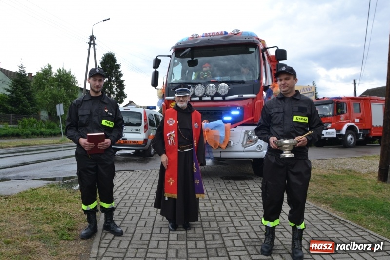 Zdjęcie w galerii na portalu naszraciborz.pl: Bogu na chwałę ludziom na ratunek. Jubileusz 115-lecia OSP w Zabełkowie  wiadomości z regionu