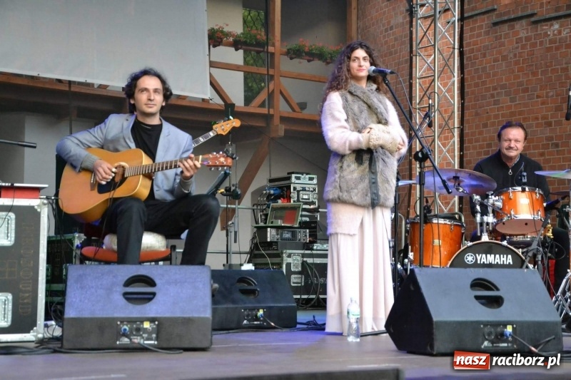 Zdjęcie w galerii na portalu naszraciborz.pl: Krzysztof Kobyliński & KK Pearls w Raciborzu WIDEO  wiadomości z regionu