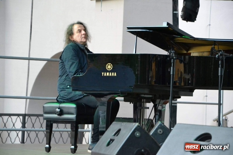 Zdjęcie w galerii na portalu naszraciborz.pl: Krzysztof Kobyliński & KK Pearls w Raciborzu WIDEO  wiadomości z regionu