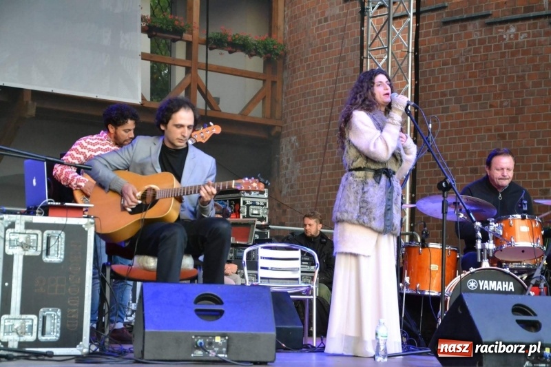 Zdjęcie w galerii na portalu naszraciborz.pl: Krzysztof Kobyliński & KK Pearls w Raciborzu WIDEO  wiadomości z regionu