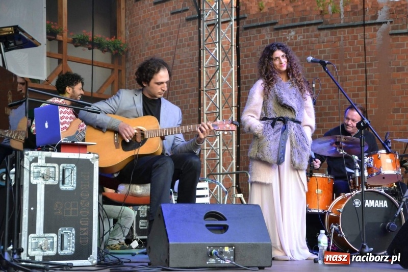 Zdjęcie w galerii na portalu naszraciborz.pl: Krzysztof Kobyliński & KK Pearls w Raciborzu WIDEO  wiadomości z regionu