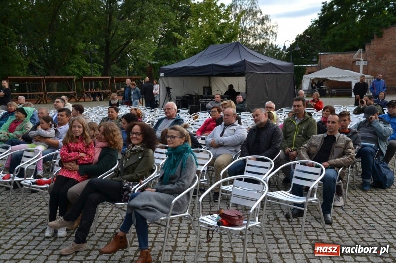 Zdjęcie w galerii na portalu naszraciborz.pl: Krzysztof Kobyliński & KK Pearls w Raciborzu WIDEO  wiadomości z regionu