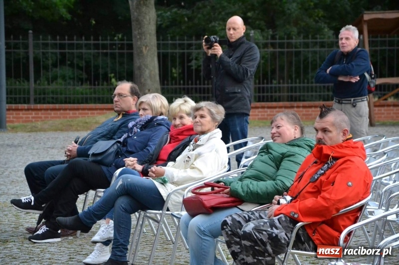 Zdjęcie w galerii na portalu naszraciborz.pl: Krzysztof Kobyliński & KK Pearls w Raciborzu WIDEO  wiadomości z regionu