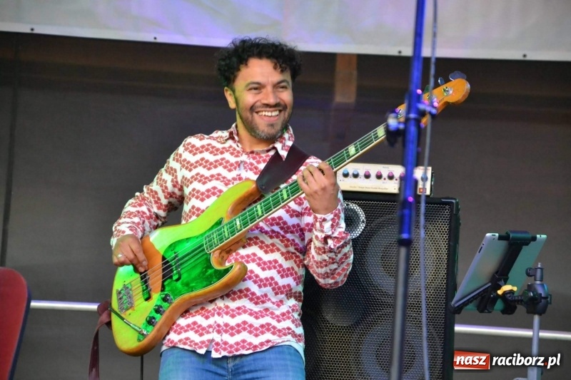 Zdjęcie w galerii na portalu naszraciborz.pl: Krzysztof Kobyliński & KK Pearls w Raciborzu WIDEO  wiadomości z regionu