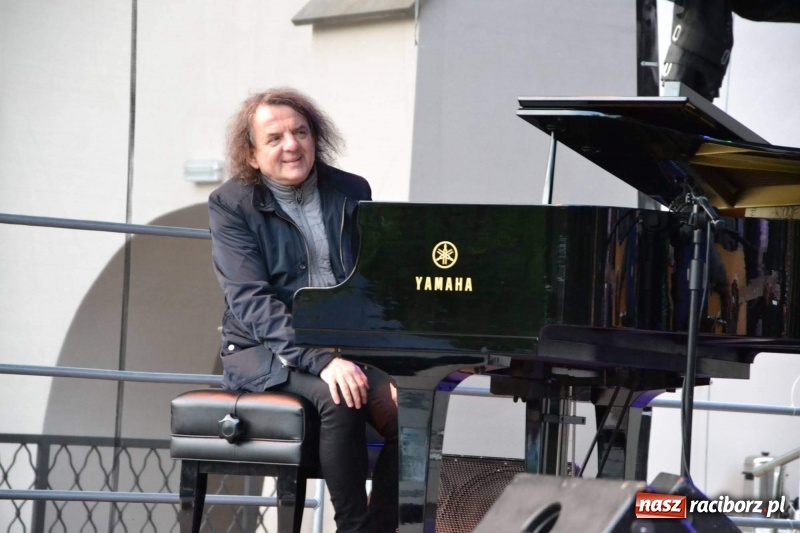 Zdjęcie w galerii na portalu naszraciborz.pl: Krzysztof Kobyliński & KK Pearls w Raciborzu WIDEO  wiadomości z regionu