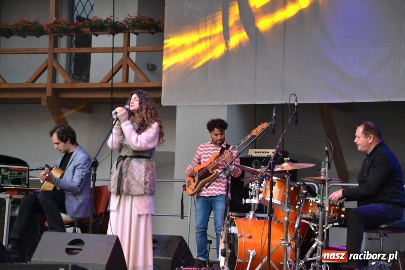 Zdjęcie w galerii na portalu naszraciborz.pl: Krzysztof Kobyliński & KK Pearls w Raciborzu WIDEO  wiadomości z regionu