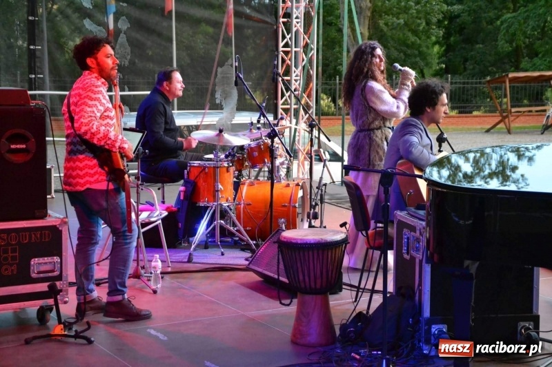 Zdjęcie w galerii na portalu naszraciborz.pl: Krzysztof Kobyliński & KK Pearls w Raciborzu WIDEO  wiadomości z regionu