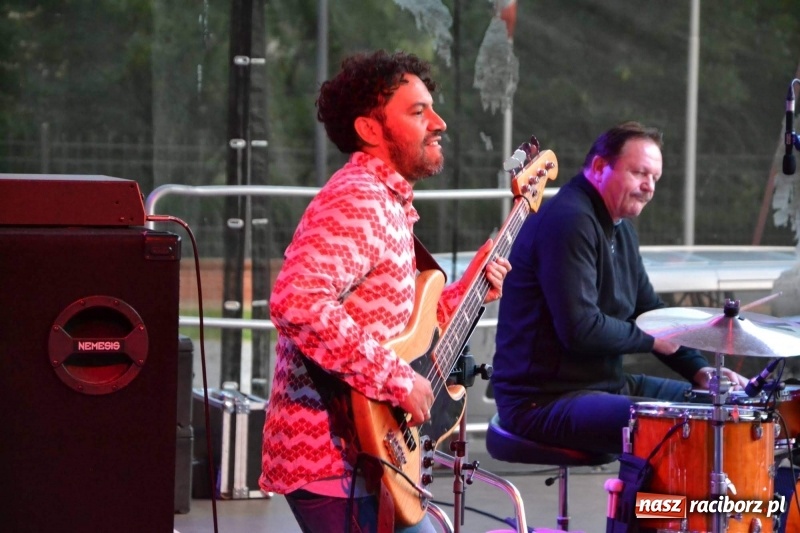 Zdjęcie w galerii na portalu naszraciborz.pl: Krzysztof Kobyliński & KK Pearls w Raciborzu WIDEO  wiadomości z regionu