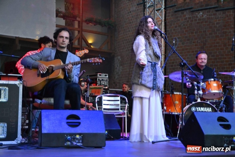 Zdjęcie w galerii na portalu naszraciborz.pl: Krzysztof Kobyliński & KK Pearls w Raciborzu WIDEO  wiadomości z regionu