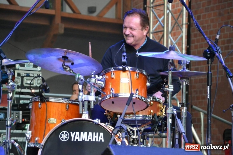 Zdjęcie w galerii na portalu naszraciborz.pl: Krzysztof Kobyliński & KK Pearls w Raciborzu WIDEO  wiadomości z regionu