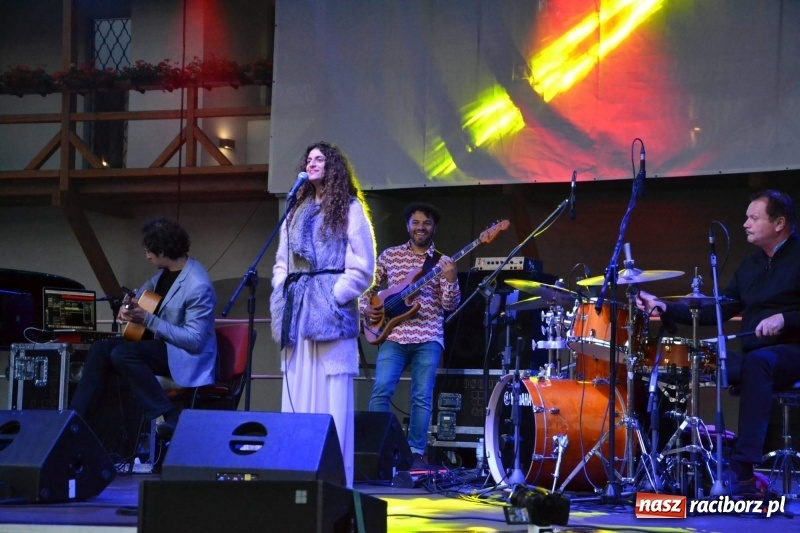 Zdjęcie w galerii na portalu naszraciborz.pl: Krzysztof Kobyliński & KK Pearls w Raciborzu WIDEO  wiadomości z regionu