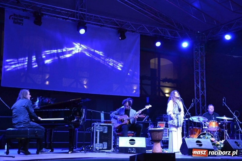 Zdjęcie w galerii na portalu naszraciborz.pl: Krzysztof Kobyliński & KK Pearls w Raciborzu WIDEO  wiadomości z regionu