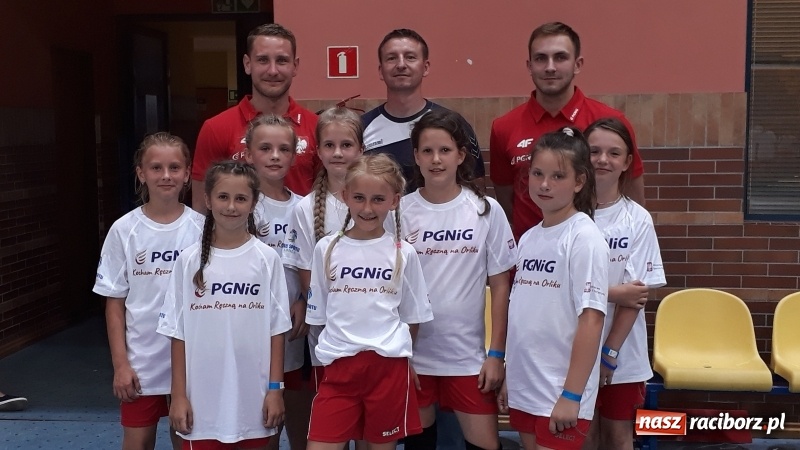 Zdjęcie w galerii na portalu naszraciborz.pl: Szczypiornistki z Pietrowic piąte w Polsce wiadomości z regionu