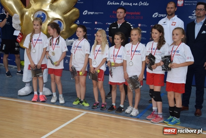 Zdjęcie w galerii na portalu naszraciborz.pl: Szczypiornistki z Pietrowic piąte w Polsce wiadomości z regionu