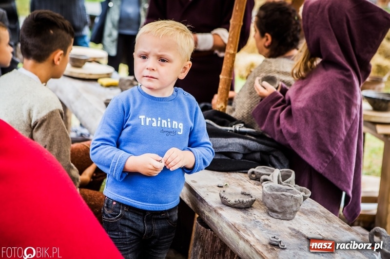 Zdjęcie w galerii na portalu naszraciborz.pl: Walki drużynowe podczas Festiwalu Średniowiecznego wiadomości z regionu