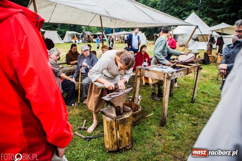 Zdjęcie w galerii na portalu naszraciborz.pl: Walki drużynowe podczas Festiwalu Średniowiecznego wiadomości z regionu