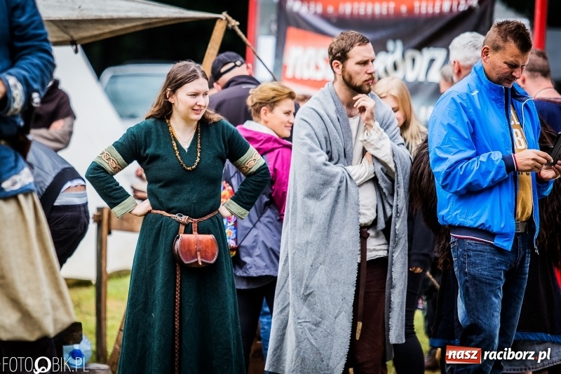 Zdjęcie w galerii na portalu naszraciborz.pl: Walki drużynowe podczas Festiwalu Średniowiecznego wiadomości z regionu