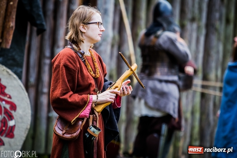 Zdjęcie w galerii na portalu naszraciborz.pl: Walki drużynowe podczas Festiwalu Średniowiecznego wiadomości z regionu