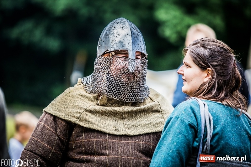 Zdjęcie w galerii na portalu naszraciborz.pl: Walki drużynowe podczas Festiwalu Średniowiecznego wiadomości z regionu