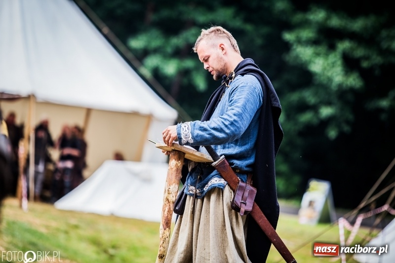 Zdjęcie w galerii na portalu naszraciborz.pl: Walki drużynowe podczas Festiwalu Średniowiecznego wiadomości z regionu