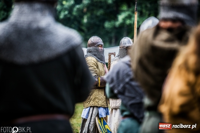 Zdjęcie w galerii na portalu naszraciborz.pl: Walki drużynowe podczas Festiwalu Średniowiecznego wiadomości z regionu