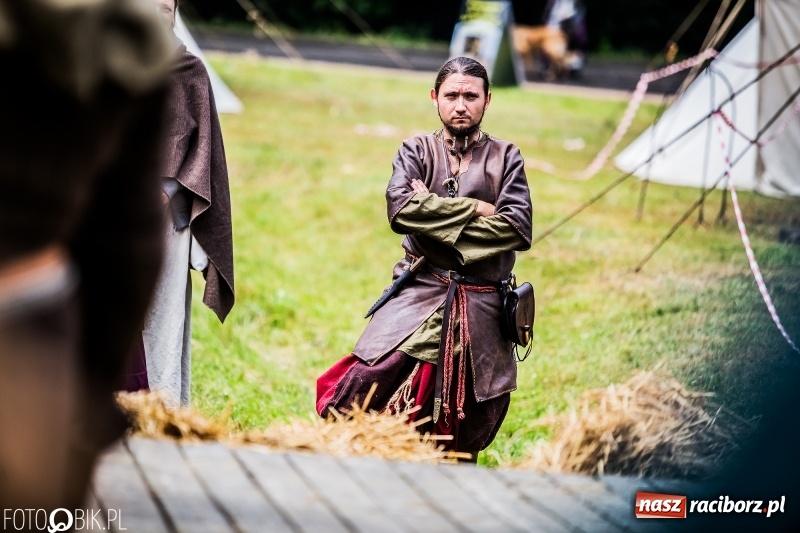 Zdjęcie w galerii na portalu naszraciborz.pl: Walki drużynowe podczas Festiwalu Średniowiecznego wiadomości z regionu