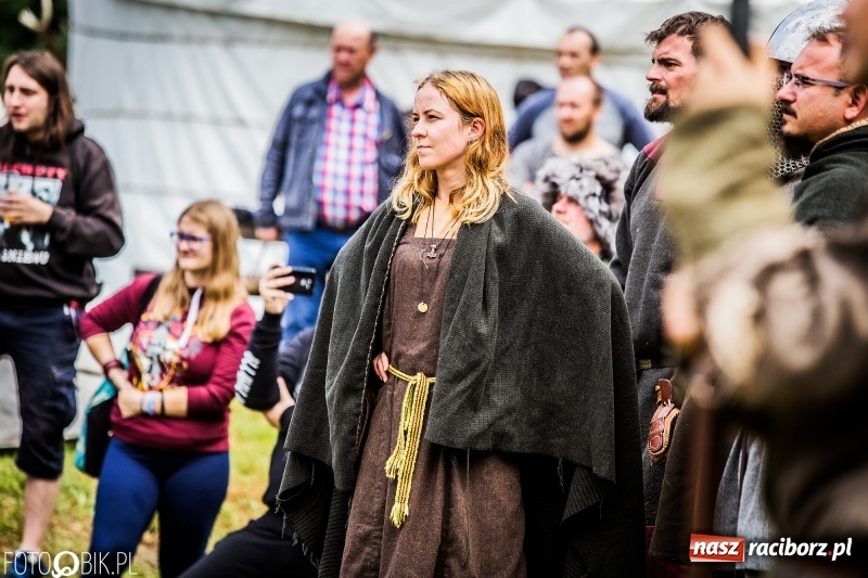 Zdjęcie w galerii na portalu naszraciborz.pl: Walki drużynowe podczas Festiwalu Średniowiecznego wiadomości z regionu