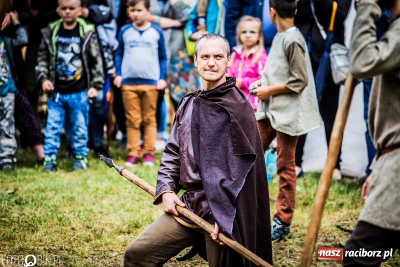 Zdjęcie w galerii na portalu naszraciborz.pl: Walki drużynowe podczas Festiwalu Średniowiecznego wiadomości z regionu