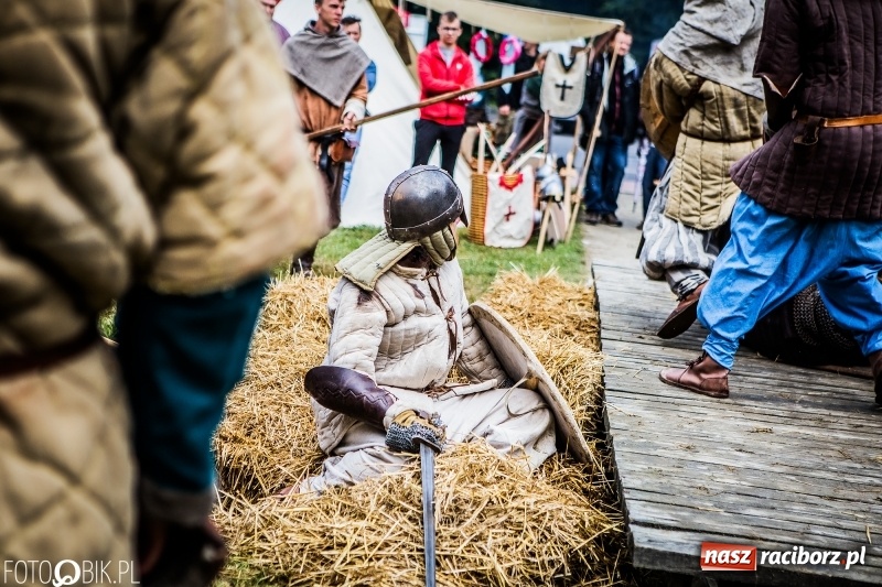 Zdjęcie w galerii na portalu naszraciborz.pl: Walki drużynowe podczas Festiwalu Średniowiecznego wiadomości z regionu